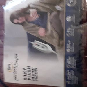 Heated throw